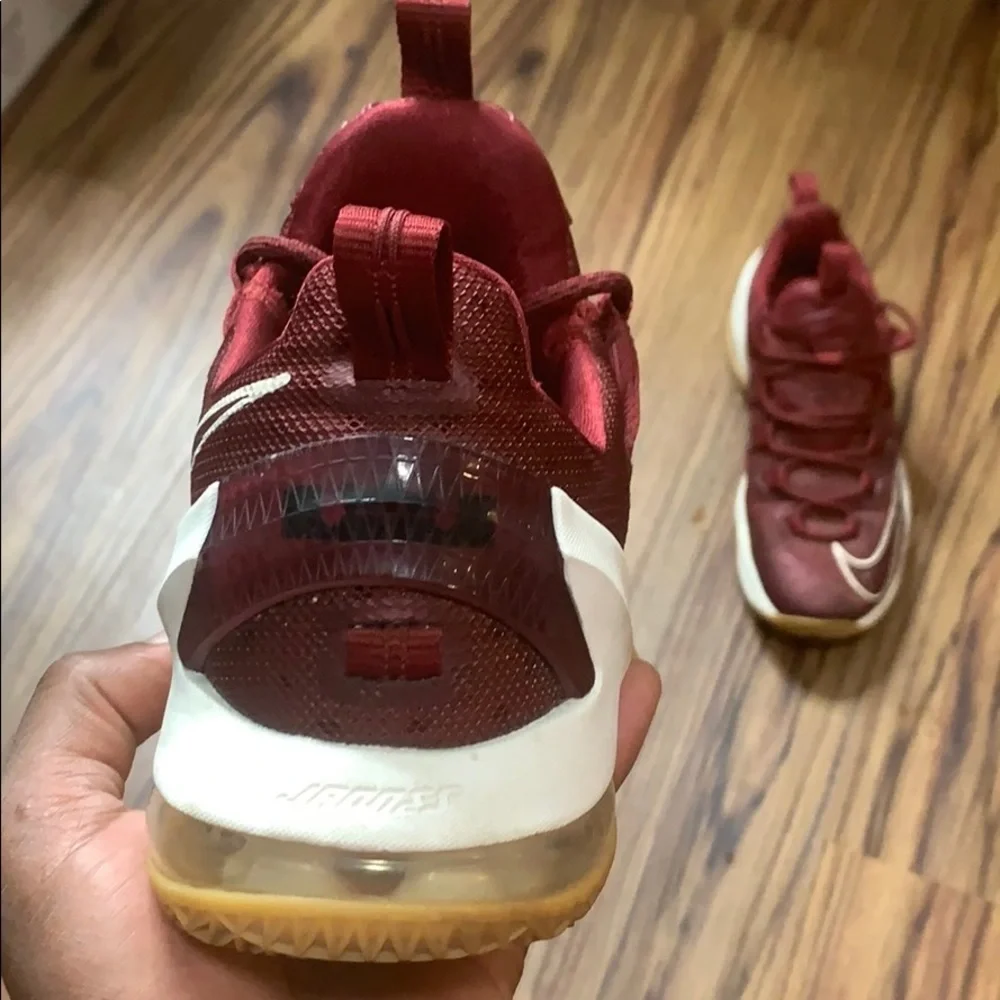 Nike Lebron 13 Low CAVS Men Sneakers